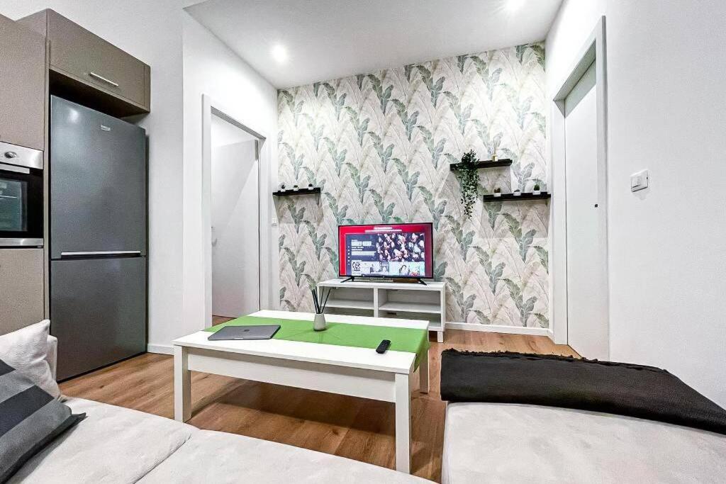 Appartement Luxury Stazione Centrale Elegante Loft à Trieste Extérieur photo