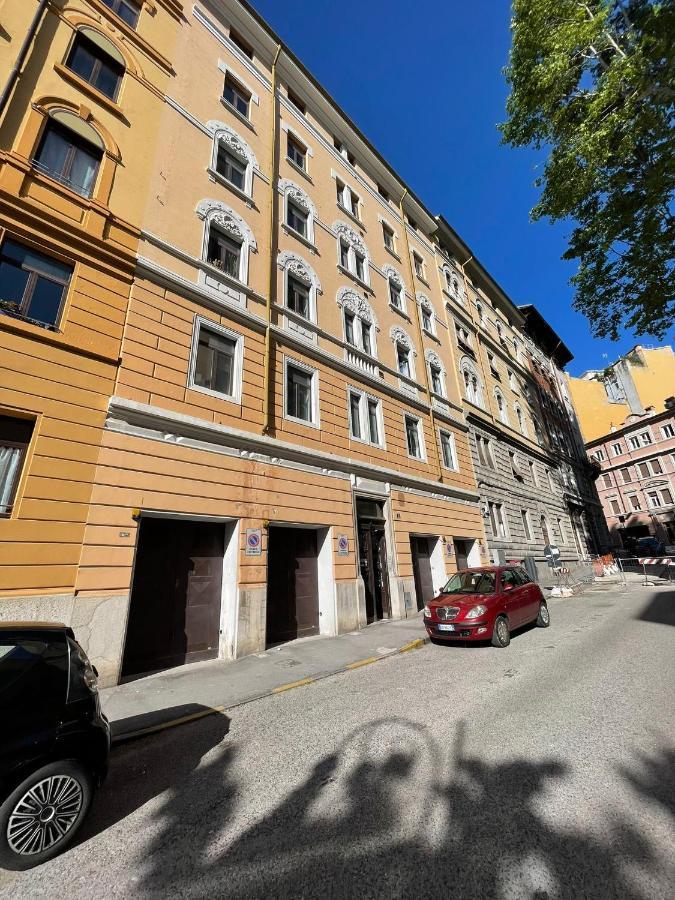 Appartement Luxury Stazione Centrale Elegante Loft à Trieste Extérieur photo